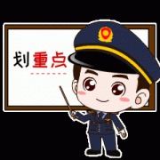 正在备餐和售卖“外摆菜”的过程